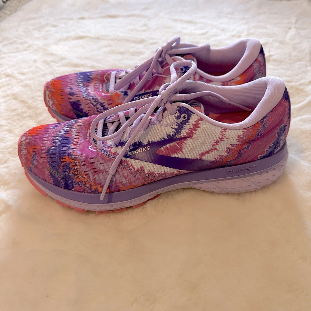 Women’s Brooks Ghost 13. Unique tie dye color. Size 8.5.